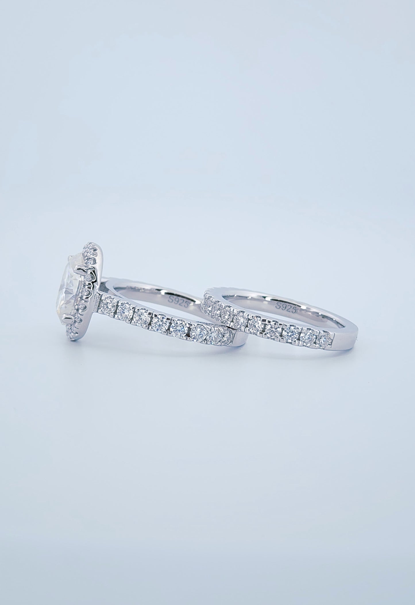 2ct Oval Cut Moissanite Engagement Ring 925 Sterling Silver | 18K Gold Plated